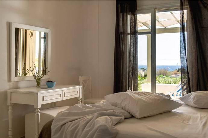 Imagen de la habitación del Hotel Stagones Luxury Villas. Foto 5