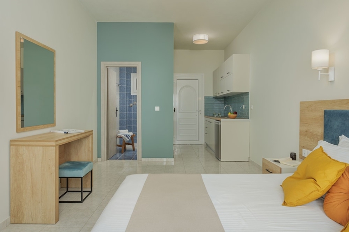 Imagen de la habitación del Hotel Staikos. Foto 11