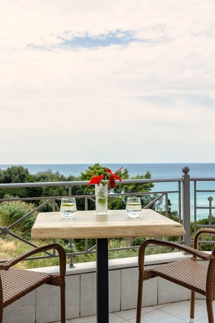 Imagen de la habitación del Hotel Staikos. Foto 19