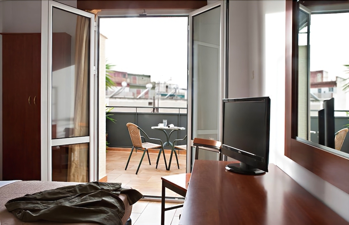 Imagen de la habitación del Hotel Stalis, Atenas. Foto 14