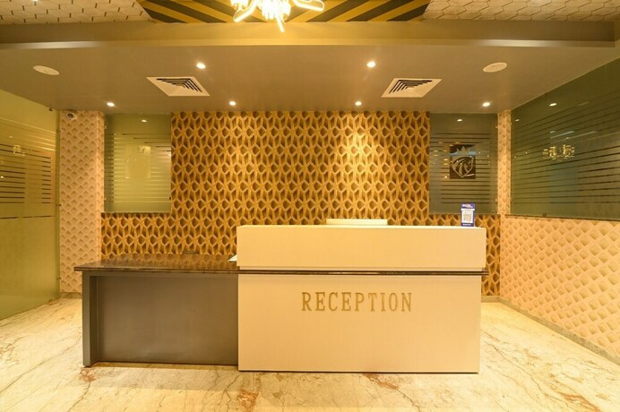 Imagen de los interiores del Hotel Stallion. Foto 24