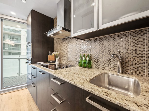 Imagen de la habitación del Hotel Stallion Suites Opp CN Tower and Scotiabank Arena. Foto 7