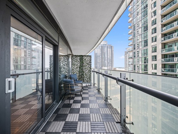 Imagen de la habitación del Hotel Stallion Suites Opp CN Tower and Scotiabank Arena. Foto 9