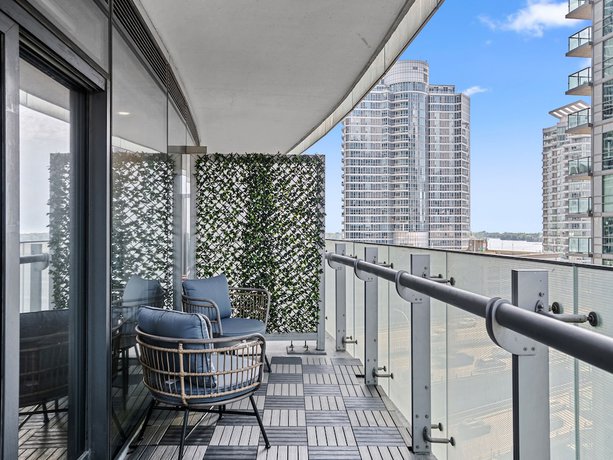 Imagen de la habitación del Hotel Stallion Suites Opp CN Tower and Scotiabank Arena. Foto 19