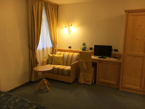 Imagen de la habitación del Hotel Stalon, San Martino di Castrozza. Foto 7