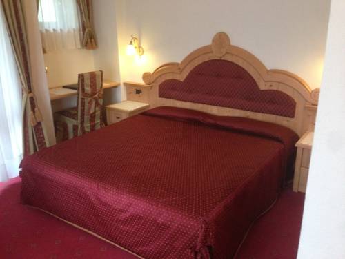Imagen de la habitación del Hotel Stalon, San Martino di Castrozza. Foto 11