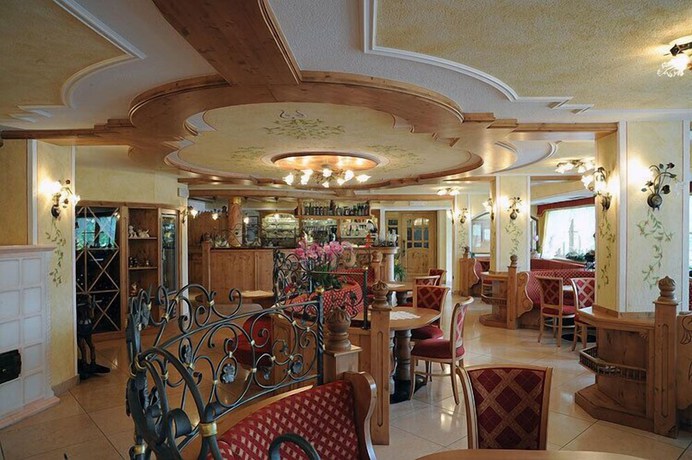 Imagen de los interiores del Hotel Stalon, San Martino di Castrozza. Foto 13