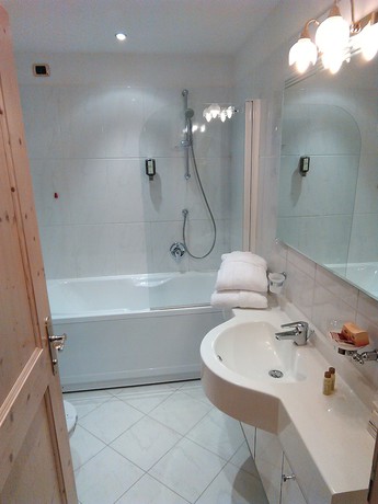 Imagen de la habitación del Hotel Stalon, San Martino di Castrozza. Foto 6