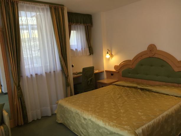 Imagen de la habitación del Hotel Stalon, San Martino di Castrozza. Foto 10