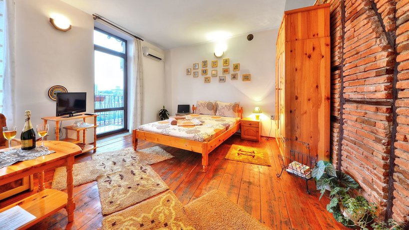 Imagen de la habitación del Hotel Stambolov Veliko Tarnovo. Foto 2