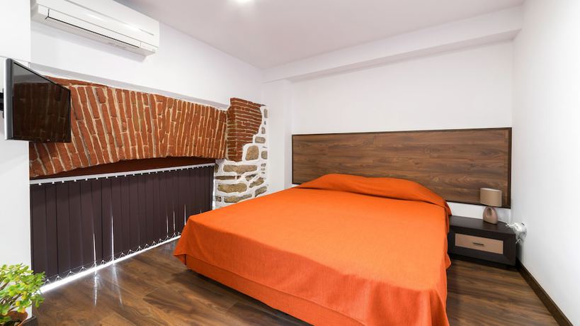 Imagen de la habitación del Hotel Stambolov Veliko Tarnovo. Foto 3