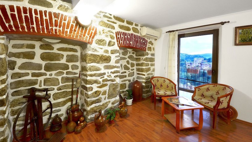 Imagen de la habitación del Hotel Stambolov Veliko Tarnovo. Foto 5