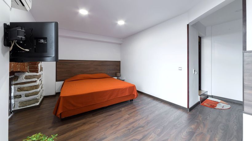 Imagen de la habitación del Hotel Stambolov Veliko Tarnovo. Foto 15