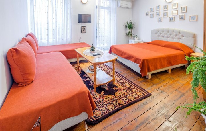 Imagen de la habitación del Hotel Stambolov Veliko Tarnovo. Foto 16
