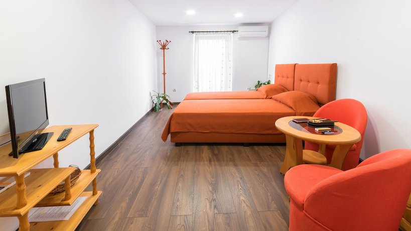Imagen de la habitación del Hotel Stambolov Veliko Tarnovo. Foto 17