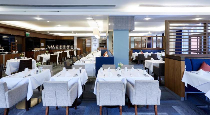 Imagen del bar/restaurante del Hotel Stamford Bridge London. Foto 1