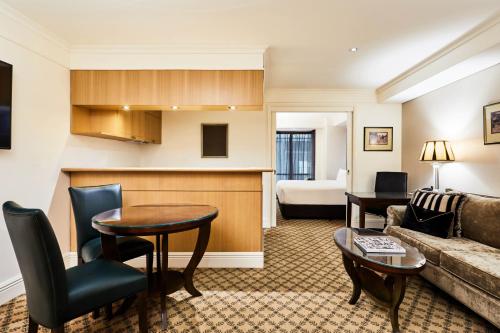 Imagen de la habitación del Hotel Stamford Plaza Melbourne. Foto 10