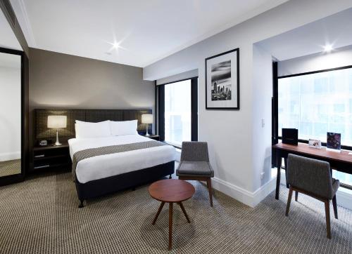 Imagen de la habitación del Hotel Stamford Plaza Melbourne. Foto 15