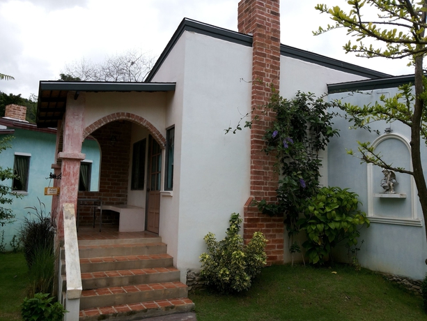 Imagen de los exteriores del Hotel Stamp Hills Resort and Restaurant. Foto 9