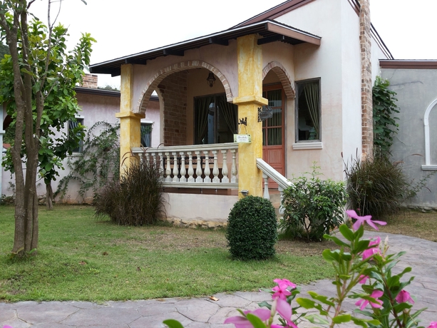 Imagen de los exteriores del Hotel Stamp Hills Resort and Restaurant. Foto 10