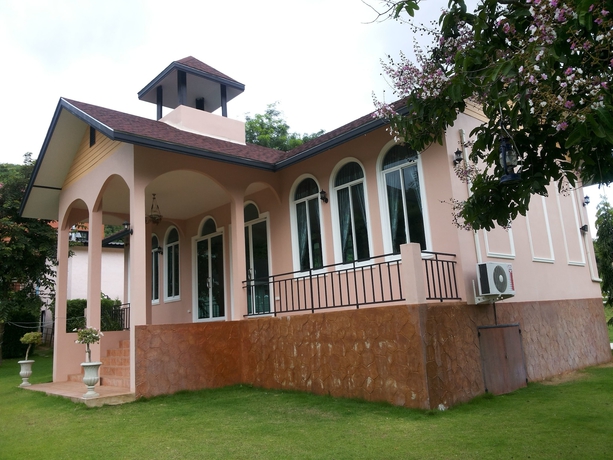 Imagen de los exteriores del Hotel Stamp Hills Resort and Restaurant. Foto 16