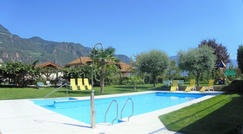 Imagen de la piscina del Hotel Stamserhof. Foto 19