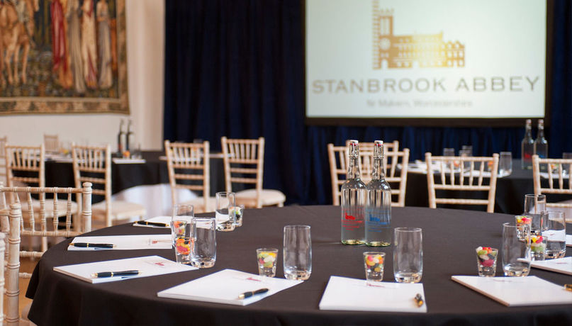 Imagen del bar/restaurante del Hotel Stanbrook Abbey. Foto 3