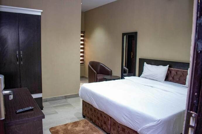 Imagen de la habitación del Hotel Stancorp Suites. Foto 11