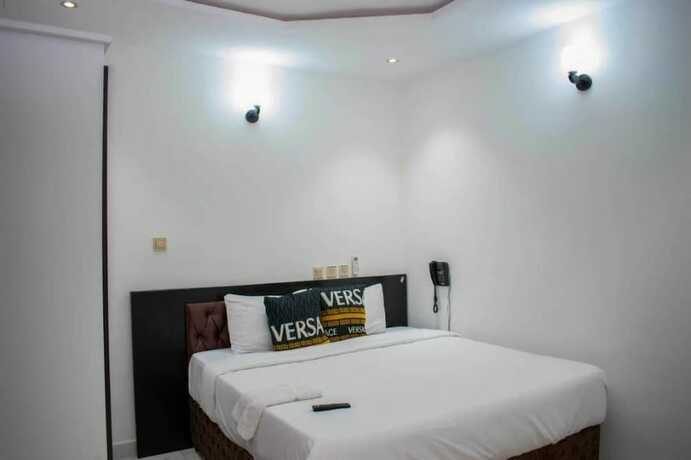 Imagen de la habitación del Hotel Stancorp Suites. Foto 14