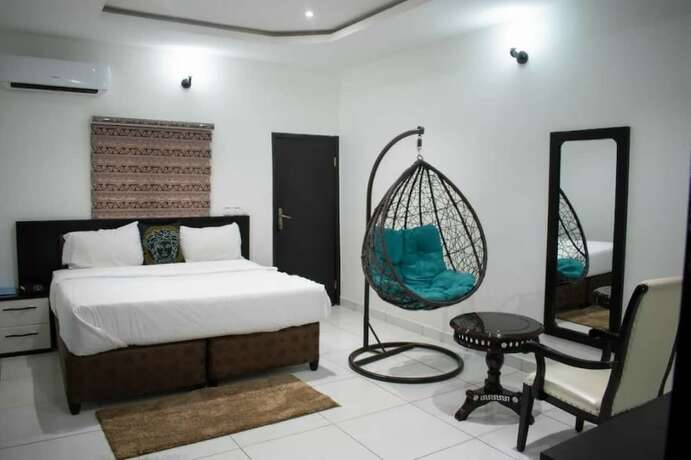 Imagen de la habitación del Hotel Stancorp Suites. Foto 15