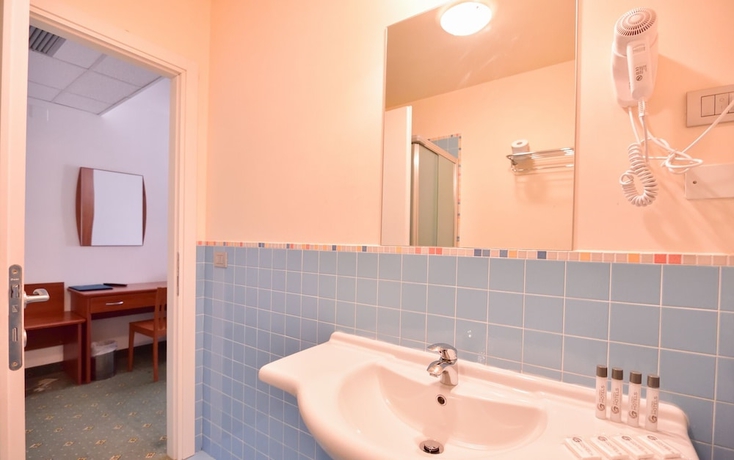 Imagen de la habitación del Hotel Standard Udine. Foto 15