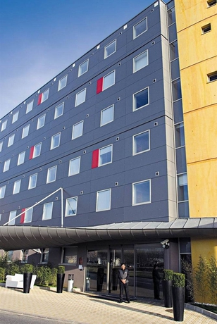 Imagen de los exteriores del Hotel Standing Suites by Actisource. Foto 9