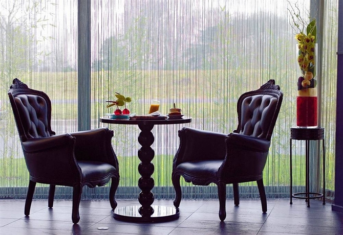 Imagen de los interiores del Hotel Standing Suites by Actisource. Foto 16