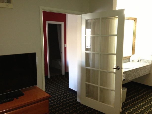 Imagen de la habitación del Hotel Stanford Inn and Suites Anaheim. Foto 7