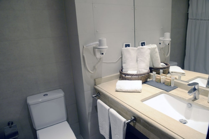 Imagen de la habitación del Hotel Stanford Santiago. Foto 6