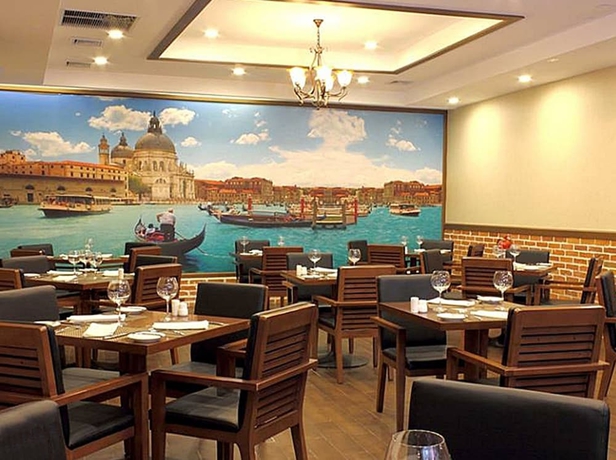 Imagen del bar/restaurante del Hotel Stanford Santiago. Foto 4