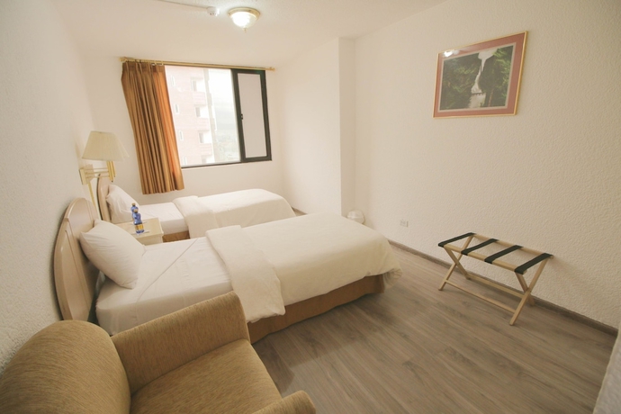 Imagen de la habitación del Hotel Stanford Suites. Foto 3