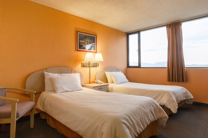 Imagen de la habitación del Hotel Stanford Suites. Foto 14