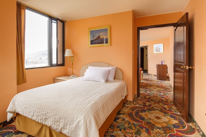 Imagen de la habitación del Hotel Stanford Suites. Foto 17