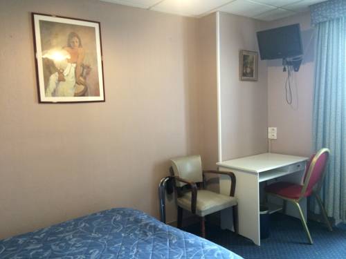 Imagen de la habitación del Hotel Stanislas. Foto 13