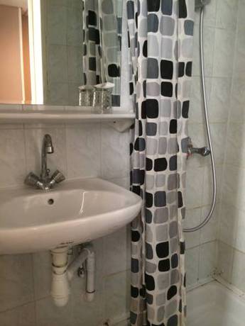 Imagen de la habitación del Hotel Stanislas. Foto 16