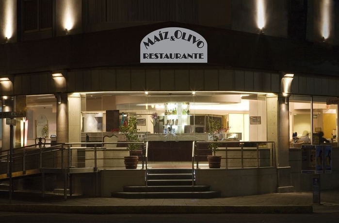 Imagen del bar/restaurante del Hotel Stanza. Foto 3