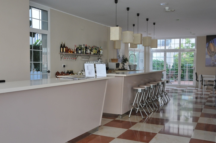 Imagen del bar/restaurante del Hotel Star Bay. Foto 1