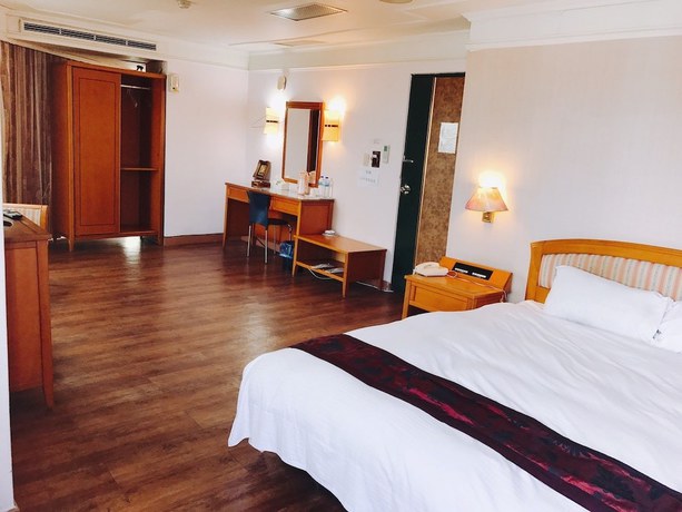 Imagen de la habitación del Hotel Star Diamond. Foto 6