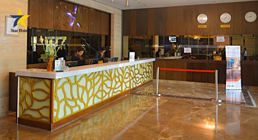 Imagen de los interiores del Hotel Star Hotel Semarang. Foto 18