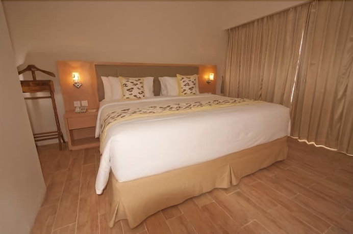 Imagen de la habitación del Hotel Star Hotel Semarang. Foto 6