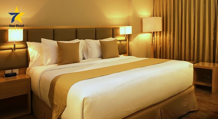 Imagen de la habitación del Hotel Star Hotel Semarang. Foto 10