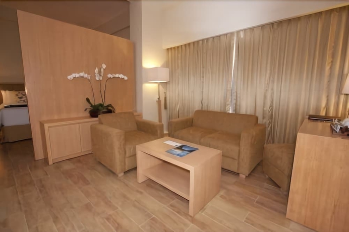 Imagen de la habitación del Hotel Star Hotel Semarang. Foto 13