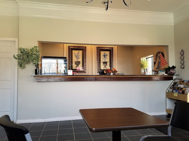 Imagen de los interiores del Hotel Star Inn Biloxi. Foto 15