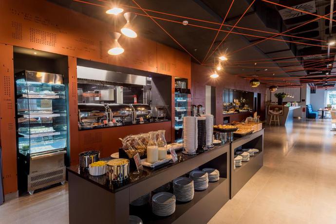 Imagen del bar/restaurante del Hotel Star Inn Lisbon Aeroporto. Foto 2